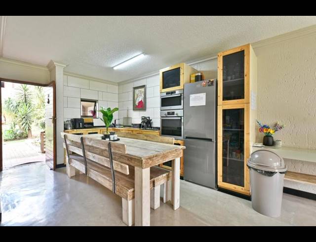 2 BEDROOM APARTMENT FOR SALE IN NEW REDRUTH